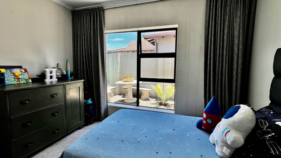 3 Bedroom Property for Sale in Earls Court Lifestyle Estate Western Cape